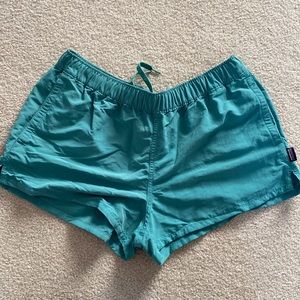 Patagonia baggie shorts with pockets